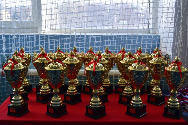 Тульские пауэрлифтеры выиграли медали на соревнованиях в Индии Чемпионат Азии по пауэрлифтингу проходил в Дехрадуне. Об этом в своем официальном телеграм-канале сообщил губернатор Тульской области Дмитрий Миляев. Подробнее Подписаться