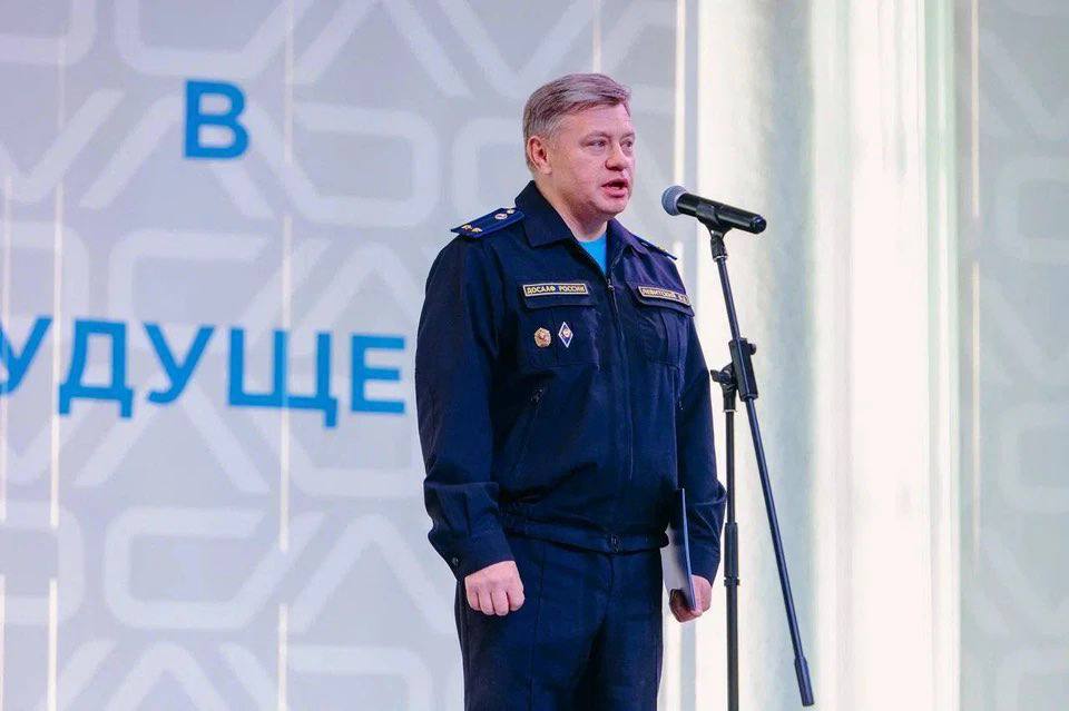 Дело экс председателя кубанского ДОСААФ направляется в суд СК завершил расследование уголовного дела в отношении бывшего председателя Краснодарского регионального отделения ДОСААФ Бориса Левитского Его обвиняют в злоупотреблении полномочиями которое привело к тяжким последствиям По версии следствия в 2023 году Левитский незаконно сдал в аренду помещения городского тира в Краснодаре по заниженной стоимости Объект который должен был использоваться для патриотического воспитания молодёжи и работы спортивных секций долгое время эксплуатировался не по своему прямому назначению Размер причиненного ущерба оценивается в 40 млн рублей В ходе расследования договор аренды был расторгнут и помещения возвращены к целевой деятельности На имущество Левитского наложен арест на сумму свыше 45 млн рублей свои фото видео и истории присылайте нашему боту prostokrd bot Подпишись на наш канал в Telegram MAX