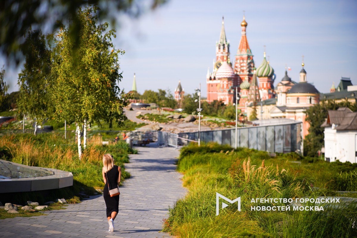 Этот сентябрь в столице может стать самым сухим за всю историю, в первой половине месяца не выпадет ни капли дождя, рассказала синоптик Татьяна Позднякова. Она добавила, что небольшое количество осадков за первую половину сентября также выпадало в 2018 году – 4,3 мм – и в прошлом– 3,9 мм.    «Москва»