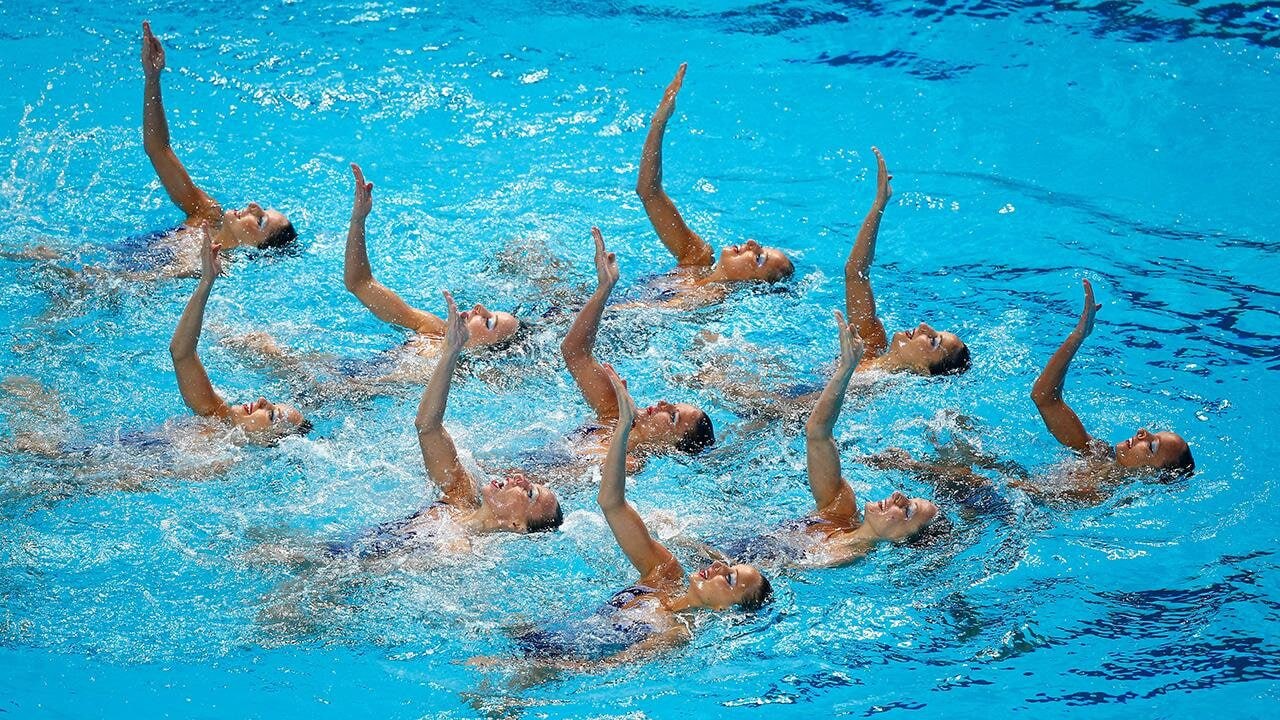 World Aquatics призвала допустить россиян к участию в чемпионате Европы в Польше Международная федерация плавания обратилась к организаторам с призывом устранить политические ограничения не позволяющие спортсменам выступить в нейтральном статусе Подробности привёл глава Федерации водных видов спорта России Дмитрий Мазепин Мы благодарны World Aquatics за оперативную поддержку и соответствующее обращение в европейские структуры За последний год наши атлеты уже получили возможность выступить в нейтральном статусе на чемпионатах мира в Венгрии и Сингапуре а также на первенствах Европы заявил Мазепин ТАСС Подписаться на Говорит Москва Telegram VK MAX