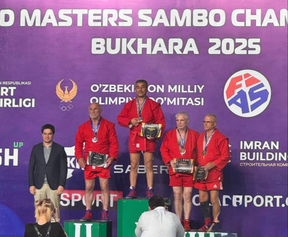 Ким Схашок стал серебряным призером чемпионата мира по самбо среди мастеров С 22 по 27 октября в Бухаре Узбекистан проходит чемпионат мира по самбо среди мастеров В соревнованиях принимают участие сильнейшие спортсмены со всего мира Наш земляк Ким Схашок выступал в весовой категории до 88 кг в возрастной группе 60 65 лет и показал блестящие результаты В напряжённой финальной схватке он уступил местному самбисту и завоевал серебряную медаль став одним из лучших в мире в своей категории Этот успех результат многолетнего труда упорства и любви к спорту Ким Схашок уже не раз представлял наш регион на всероссийских и международных турнирах неизменно демонстрируя высокий уровень мастерства и настоящий бойцовский характер