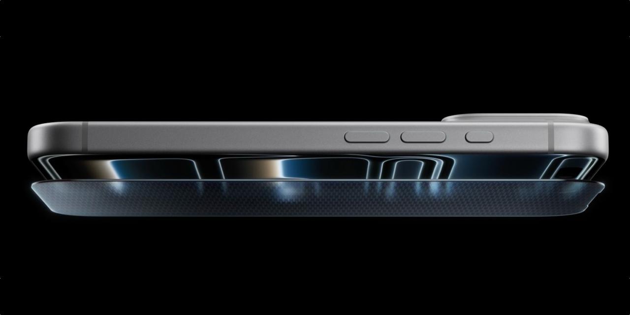 Большинство покупателей никогда не увидят главную фишку дисплея iPhone 17 и вот почему Речь идет о Ceramic Shield 2 Новая технология отображения доступна на iPhone 17 iPhone 17 Pro и Pro Max а также iPhone Air И если раньше она отвечала исключительно за прочность то теперь появилась еще одна фича Ceramic Shield 2 имеет новое покрытие разработанное Apple которое в 3 раза устойчивее к царапинам и имеет улучшенные антибликовые свойства для уменьшения бликов Apple Однако новое исследование показало что наклееное на дисплей защитное стекло сводит к нулю антибликовый эффект то есть главная фишка новой керамики фактически становится бесполезной Поскольку большинство пользователей переживают за сохранность дисплея и не пользуются айфоном без защитного стекла по настоящему оценить новый антиблик смогут лишь единицы iguides