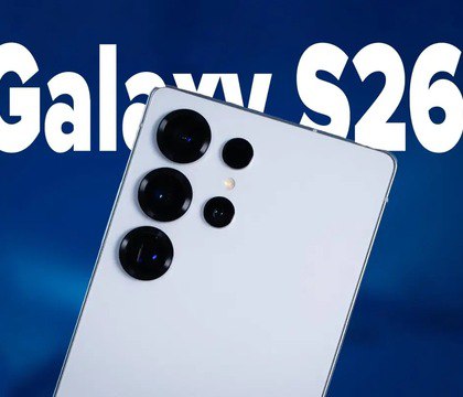 Samsung начнет выпуск Galaxy S26 Ultra в декабре базовый S26 получит камеры от S25 WCCFtech Samsung запускает массовое производство Galaxy S26 Ultra уже в декабре Выпуск базового S26 и S26 начнется в начале следующего года Из за роста стоимости комплектующих и необходимости сохранить цену базовая модель получит камеры от предшественника Galaxy S25