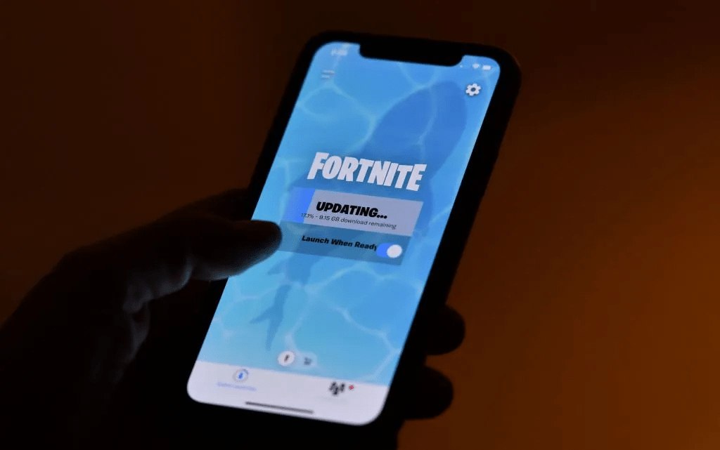 Google вернула Fortnite в американский Google Play В будущем игра должна появиться и в других странах Fortnite удалили пять лет назад из за спора об оплате встроенных покупок После этого компании судились но в ноябре 2025 года заключили мировое соглашение vc ru services 2646275