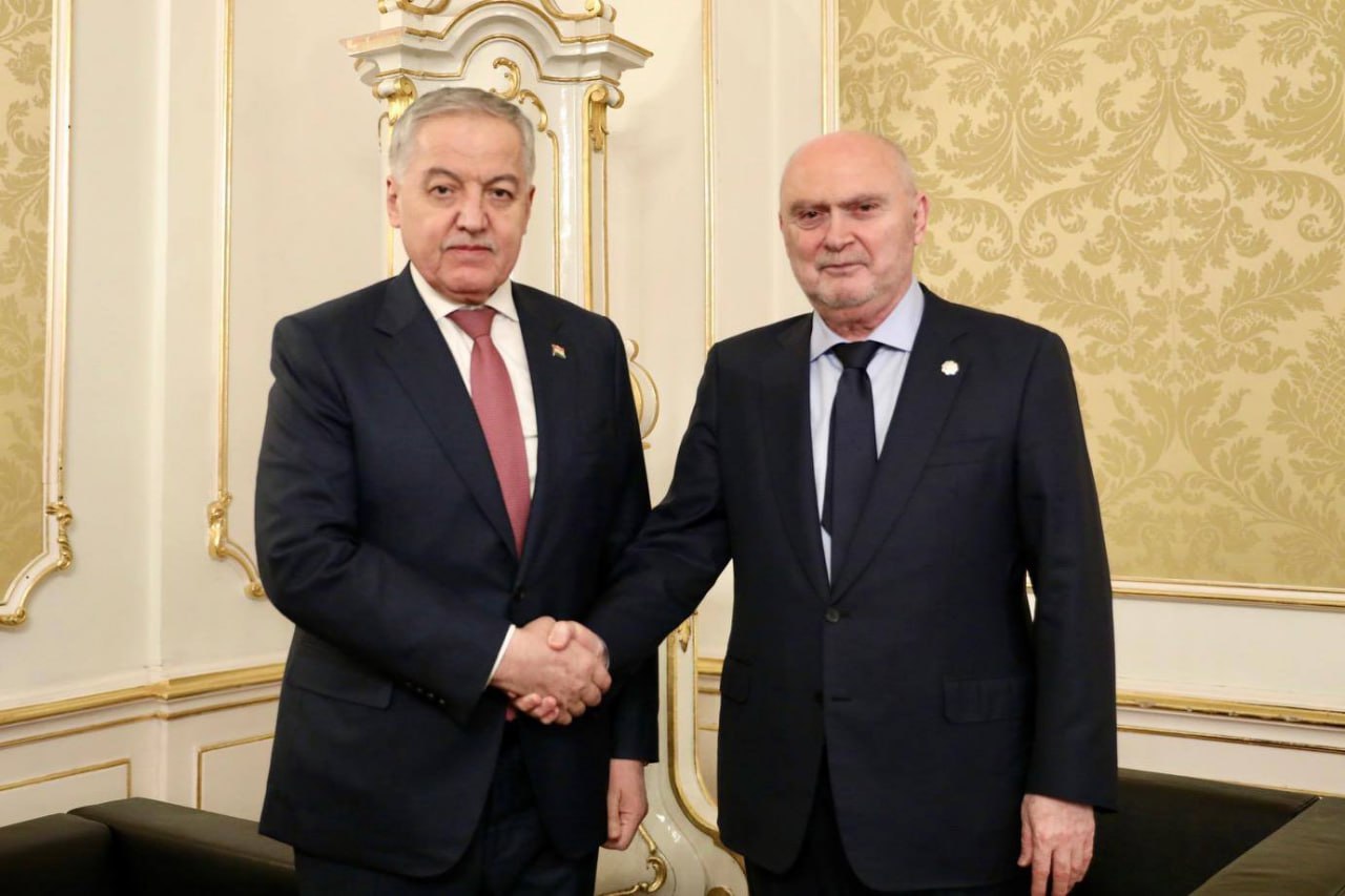 Встреча с Генеральным Секретарем ОБСЕ 5 декабря 2025 года Министр иностранных дел Республики Таджикистан Сироджиддин Мухриддин в рамках участия в заседании Совета министров иностранных дел Организации по безопасности и сотрудничеству ОБСЕ в Вене встретился с Генеральным секретарем ОБСЕ Феридуном Синирлиоглу В ходе встречи стороны обсудили вопросы развития сотрудничества между Таджикистаном и ОБСЕ в рамках трех измерений военно политическом экономико экологическом и человеческом В частности стороны обменялись мнениями по ситуации в регионе и в Афганистане вопросам борьбы с терроризмом и укреплению двустороннего сотрудничества по водным и климатическим вопросам Муфассал Подробнее Read more mfa tj