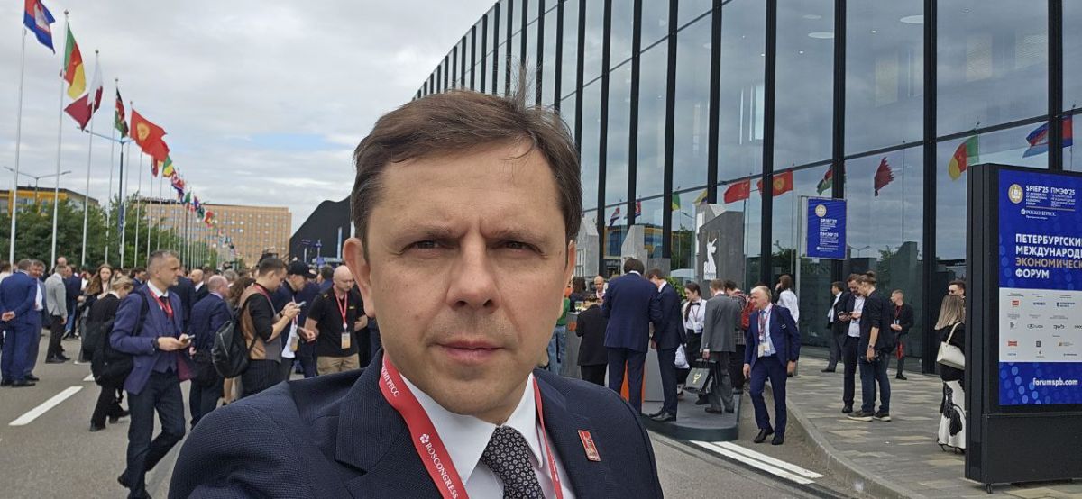 Клычков с подчиненными приехал на ПМЭФ Орловская делегация во главе с губернатором Андрее Клычковым прибыла на Петербургский международный экономический форум. Об этом сообщил сам глава региона. ↗ Прислать новость Подписаться