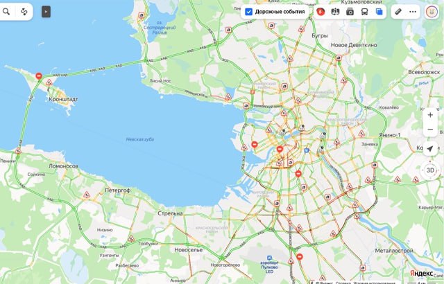 Загруженность дорог в Петербурге к вечернему часу пик 19 июня достигла 8 баллов. Это на 2 балла больше обычного для этого времени четверга. Особенно сложная ситуация на юге города — водители сообщают о перекрытии КАД. Как сообщают пользователи "Яндекс.Пробок", для проезда закрыли участок кольцевой между Новосельем и Московским шоссе. Также остановили движение на ЗСД и закрыли въезды на магистраль. Пробка на внутреннем кольце КАД уже растянулась более чем на 9 километров, а на Западном скоростном диаметре — на 4,5 километра от Благодатной улицы до КАД. На все 10 баллов оказались загружены Кубинская улица и Митрофаньевское шоссе, проспект Маршала Жукова, Московское шоссе. Пулковское шоссе встало в мертвой пробке в направлении КАД с обеих сторон. На Софийской улице — почти 5-километровый затор от реки Кузьминка до Автозаводской улицы. Волхонское шоссе стоит к КАД с обеих сторон, также встало Таллинское. Пробки на Дачном, Ленинском, Витебском проспектах.