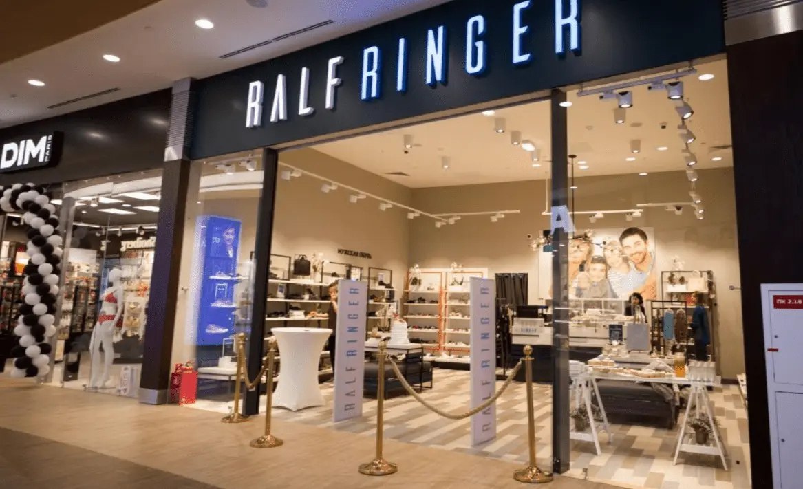 Обувной ритейлер Ralf Ringer снова столкнулся с претензиями налоговой инспекция ФНС по Москве через суд требует взыскать с одного из юрлиц сети 1 28 млрд рублей В компании говорят что претензии связаны с крайне спорными результатами налоговых проверок прошлых лет vc ru retail 2330772