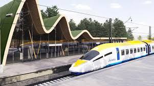 В Латвии наконец начнут строить основную трассу Rail Baltica Компания Eiropas dzelzceļa līnijas, реализующая проект Rail Baltica в Латвии, и строитель основного пути ERB Rail подписали соглашение о начале строительных работ на южном участке трассы. Об этом сообщили в пресс-службе компании. Строительство основной линии в Латвии начнётся на участке Миса - граница с Литвой, который разбит на 11 участков с отдельными разрешениями на строительство. На данный момент подписаны договоры о старте работ на первых четырёх участках, что включает: - проверку территории на наличие неразорвавшихся боеприпасов; - сооружение железнодорожного земляного полотна; - строительство подъездных и временных дорог. Также продолжается работа по оптимизации затрат проекта. "Мы наконец можем “воткнуть лопату в землю” и приступить к масштабным строительным работам", - заявил член правления EDzL Янис Наглис.