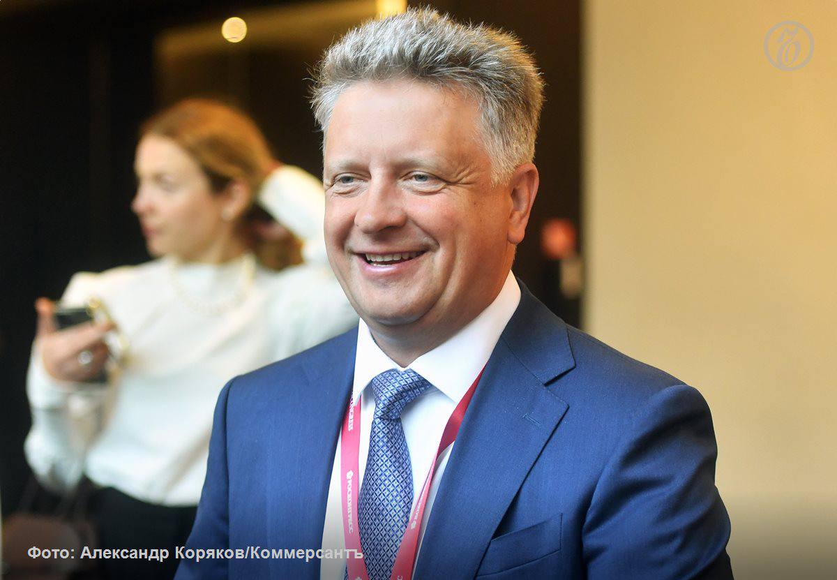 АвтоВАЗ завершил 2025 год с прибылью сообщил президент компании Максим Соколов Конкретный размер прибыли не уточняется Также прибыльным оказался Авто Финанс Банк входящий в группу Глава компании отметил что несмотря на возросшую процентную нагрузку по кредитному портфелю сформированному предыдущими акционерами АвтоВАЗ смог обеспечить безубыточную финансовую модель Размер текущего долга он не назвал Среди финансовых партнеров АвтоВАЗа сказал господин Соколов как государственные так и частные банки страны Отдельно он отметил сотрудничество со Сбербанком Подписывайтесь на Ъ Оставляйте бусты