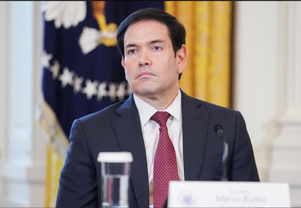 Рубио поручено в ближайшие недели подготовить предложение о покупке Гренландии сообщает телеканал NBC со ссылкой на неназванного чиновника Белого дома Покупка может обойтись США в не менее чем 700 миллиардов долларов говорится в публикации США не в первый раз пытаются приобрести Гренландию В 1946 году Штаты выдвинули предложение купить остров за 100 миллионов долларов золотом но Копенгаген ответил отказом