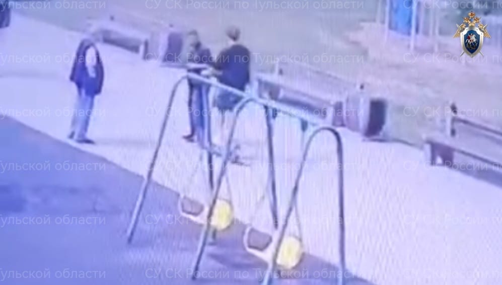 В сквере на Кауля электросамокатчик сбил мужчину Ранее в соцсетях сообщалось, что в детском сквере в районе улицы на мужчину наехал двухколесный. По предварительной информации, пострадавший получил травмы. Пресс-служба регионального управления СК заявила, что сейчас выясняются все обстоятельства произошедшего. В том числе, ищут электросамокатчика и устанавливают степень причиненного вреда.