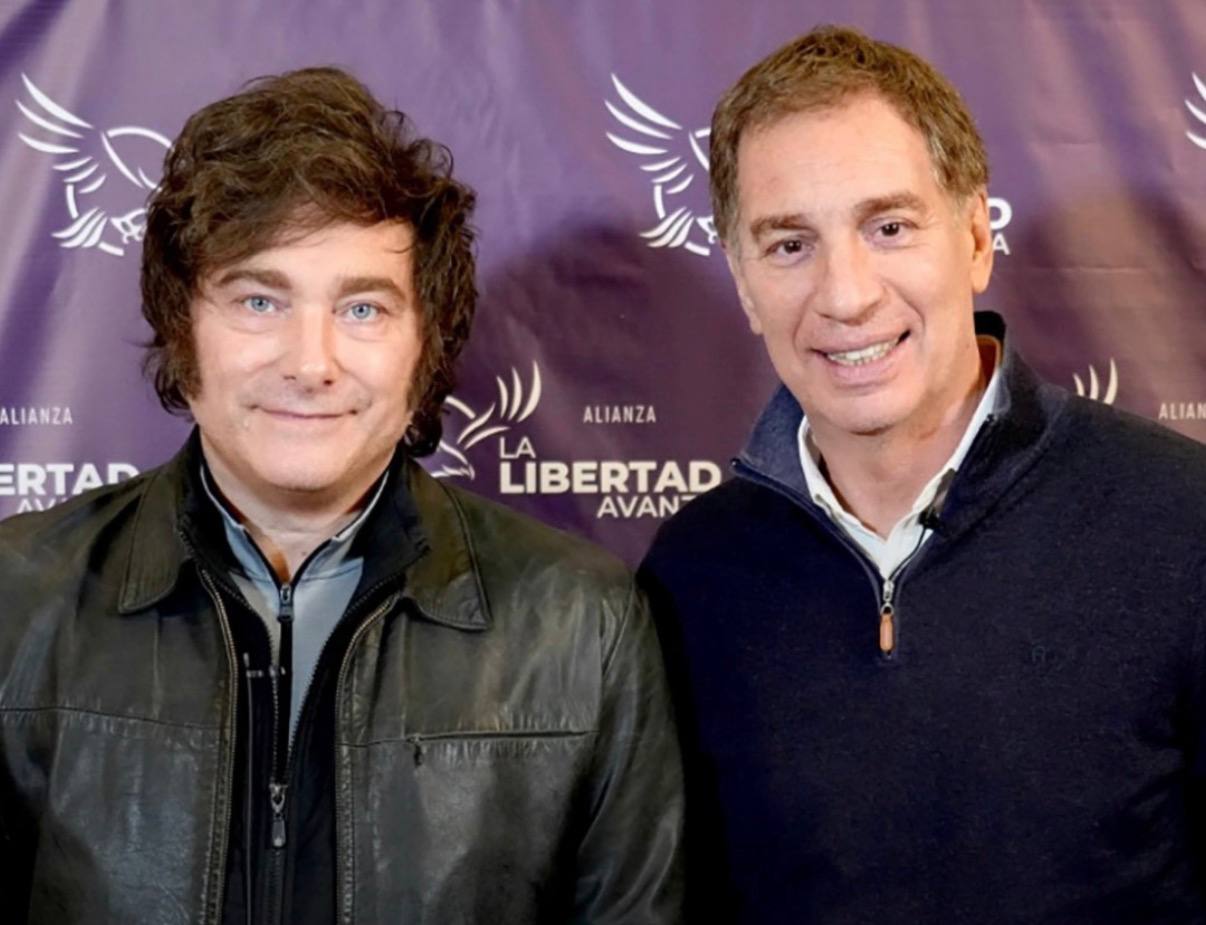 Новости Срочно Новым министром внутренних дел Аргентины вместо ушедшего в отставку Лисандро Каталана стал Диего Сантилли кандидат в депутаты от LLA экс министр безопасности столицы победивший перонистов на последних выборах в провинции Буэнос Айрес