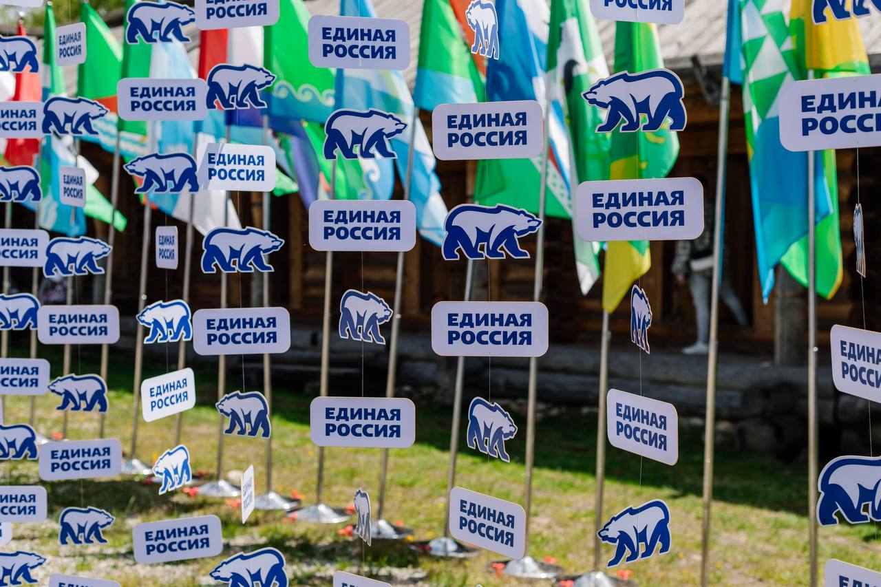 Началось голосование на выборах мэра и депутатов думы Усть Удинского муниципального округа В выборах депутатов думы муниципального округа участвуют 15 кандидатов выдвинутых партией Единая Россия Кандидат на пост мэра от партии Сергей Чемезов berloga38