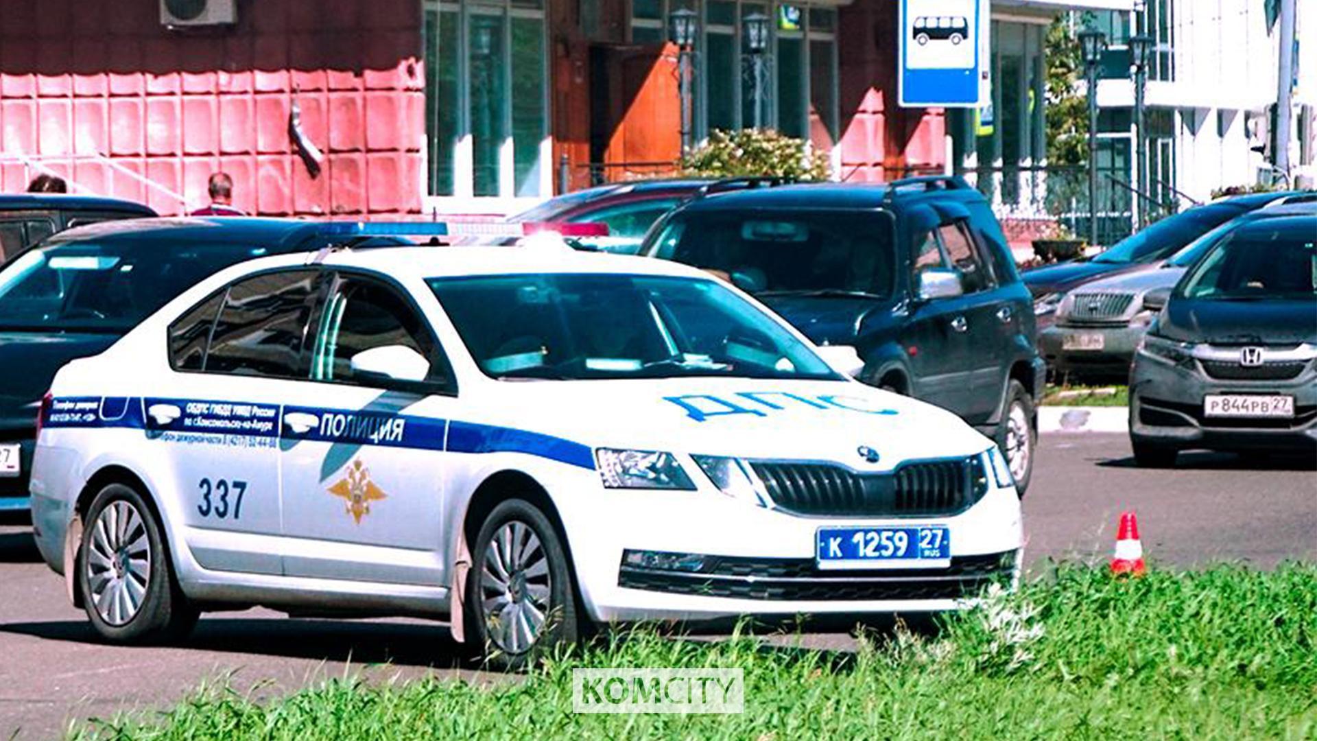 Юных нарушителей на велосипедах и мопедах будут усиленно ловить на дорогах Комсомольска на этой неделе  В Комсомольске-на-Амуре стартовало оперативно-профилактическое мероприятие «Два колеса». Инспекторы ДПС уделят особое внимание велосипедистам и тому, как они соблюдают ПДД. Также в центре внимание — мопедисты и самокатеры, в особенности несовершеннолетние. Юных водителей, которым на дороге пока делать нечего, будут исключать из транспортного потока и проводить с ними разъяснительные беседы.  Мероприятие направлено на предупреждение ДТП с участием детей-водителей мото-, велотранспорта, а также управляющих средствами индивидуальной мобильности.
