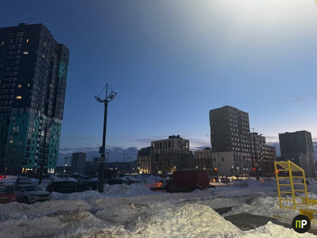 Посмотрели как в Минском районе скорректировали работу уличного освещения Вчерашнее поручение Президента об оптимизации уличного освещения уже начало выполняться 4 февраля в Минской области скорректировали графики работы фонарей Мы решили проверить как это выглядит в реальности и оценить освещённость улиц до включения света Что в итоге заметили Заславль Копище Большевик