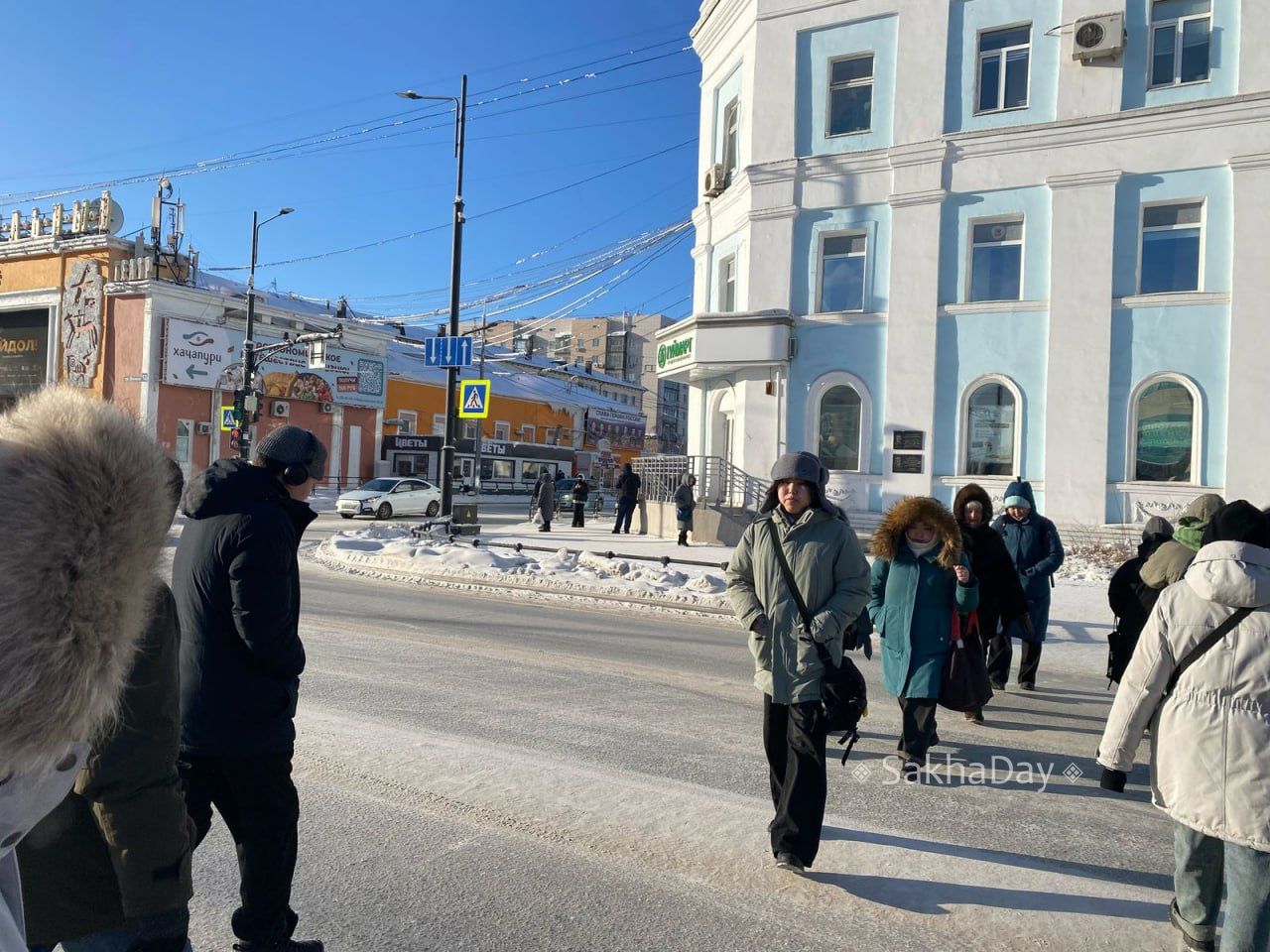 Перебои с интернетом в Якутске. Произошла масштабная авария на линии «Ростелекома»  В связи с произошедшей масштабной аварией на линии Ростелекома возможны перебои или полное отсутствие Интернет-соединения на территории города Якутск и прилегающих районов.  Работы по устранению аварии ведутся специалистами Ростелеком, крайний срок восстановления до 22 февраля 2025 года 9:00, сообщает  .  Ранее якутяне жаловались, что не могут записаться на прием к врачу. На это Министерство здравоохранения РС Я  уведомило, что по информации РЦИТ наблюдается общий сбой работы оператора связи «Билайн». В настоящее время на территории республики абоненты «Билайн» не могут совершать исходящие звонки. Оператор связи уведомил о проведении технических работ. Sakhaday.ru     Новости   Yakutsk News