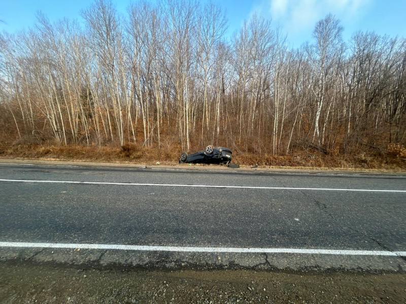 Ребенок пострадал в ДТП в Приморье   По предварительным данным, 33-летний водитель автомобиля Subaru Forester, двигаясь со стороны города Владивостока в направлении города Арсеньева, пересек сплошную линию, предназначенную для встречного движения, совершив столкновение с автомобилем Toyota Corolla Axio.   В результате происшествия пострадали 11 – летний пассажир автомобиля Toyota Corolla Axio и водитель автомобиля Subaru Forester.   Установлено, что несовершеннолетний пассажир перевозился с нарушением правил перевозки детей, находился на переднем пассажирском сиденье без детского удерживающего устройства.   Приморье здесь