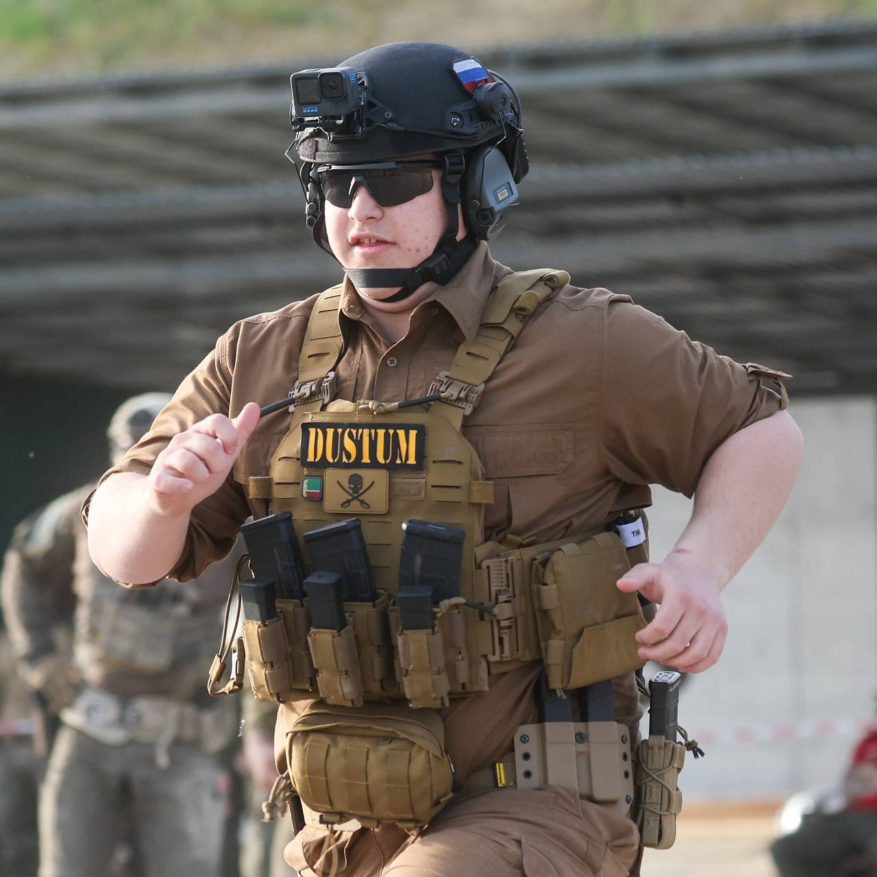 Адам Кадыров пообещал найти и привезти Зеленского в Грозный если Путин отдаст приказ Адам Кадыров заявил что если Путин или его отец отдадут приказ найти его Зеленского везде Мы не будем объявлять операций Мы просто приедем и заберём тебя Как берут вещь которая больше не нужна ее хозяевам Дмитрий Никотин Подписаться