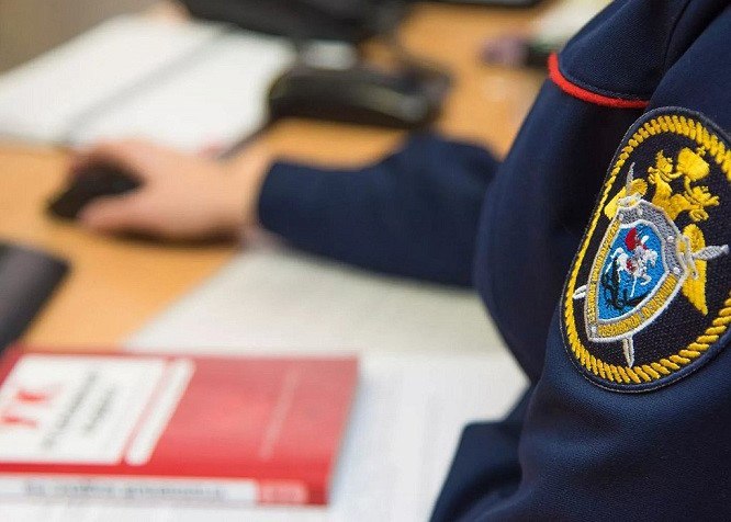 Завершилось расследование уголовного дела в отношении жительницы города Кедрового обвиняемой в даче взятки должностному лицу за совершение заведомо незаконных действий часть 3 статьи 291 УК РФ Как установило следствие в августе 2024 го 38 летняя жительница Кедрового передала замдиректора колледжа зампредседателя приемной комиссии взятку в 75 тысяч рублей Деньги предназначались за завышение среднего балла аттестата ее сыну для его поступления на бюджетное место Подробнее на Бабре томск vtomsk24