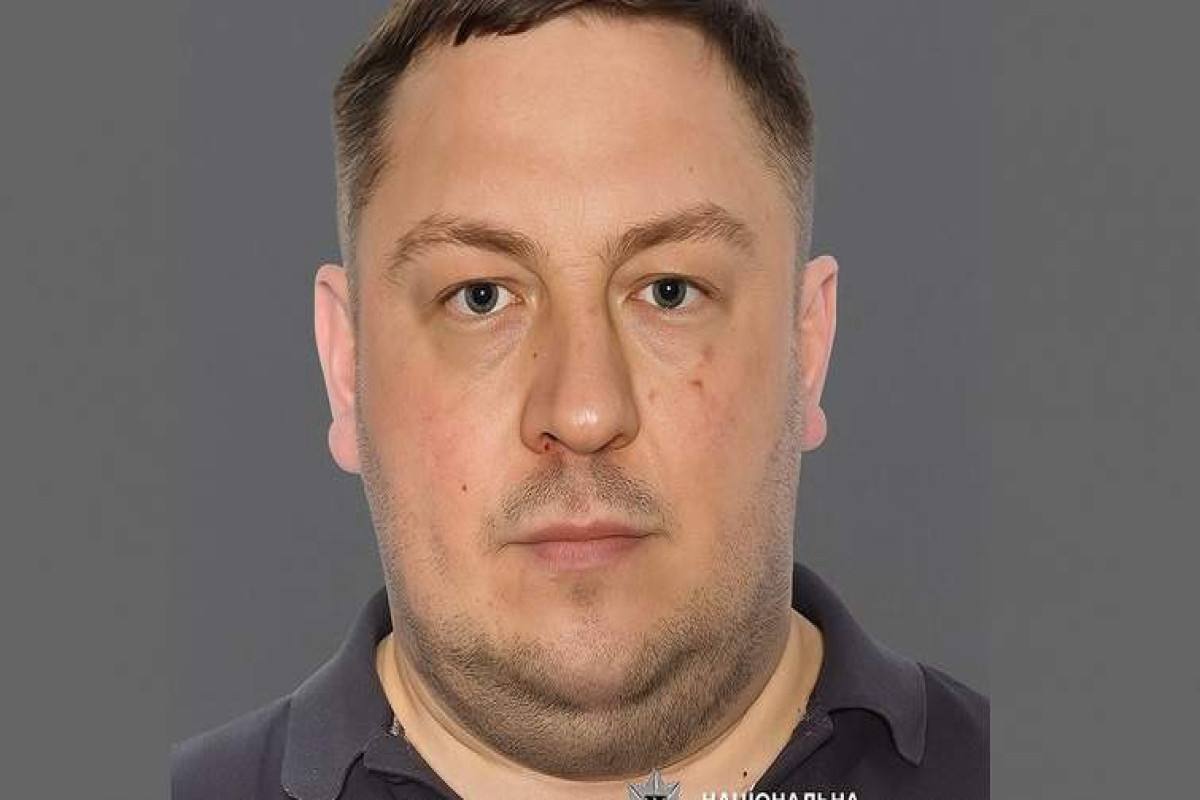 Начальника полиции Киева арестовали за хищение 400 тыс Суд в Украине арестовал на 60 суток начальника отделения полиции Дарницкого района Киева Юрия Рыбянского который скрылся с изъятыми у преступников 400 тыс Об этом сообщили в пресс службе Киевской городской прокуратуры Ему назначена мера пресечения в виде содержания под стражей на 60 суток с возможностью внесения залога в размере 13 3 млн гривен 317 3 тыс vesti az