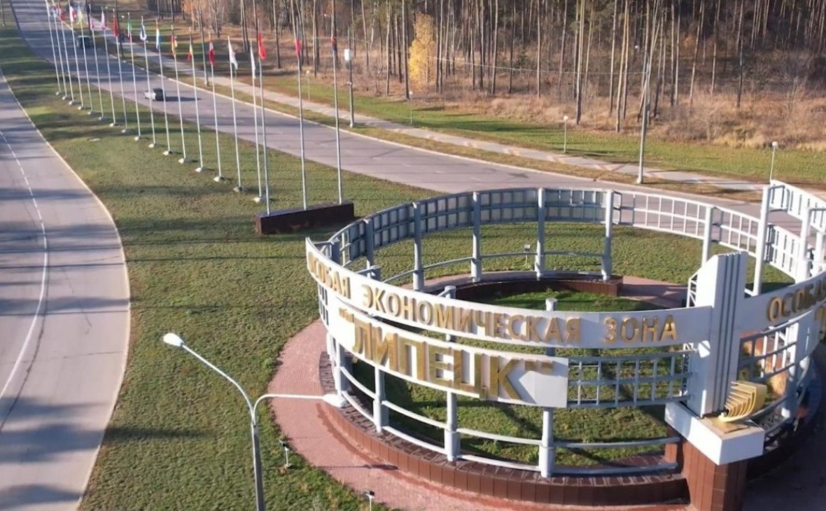 В липецкой ОЭЗ построят завод по выпуску амилозного крахмала за ₽8,5 млрд  Новый резидент ОЭЗ «Липецк» — компания «Амилоза» — вложит 8,5 млрд руб. в создание завода по производству амилозного крахмала и другой пищевой продукции.   Производственные мощности планируют запустить в первом квартале 2028 года, что создаст 200 рабочих мест, сообщил губернатор Липецкой области Игорь Артамонов. Планы подтверждены соглашением, которое глава региона подписал с генеральным директором компании Салисом Каракотовым.