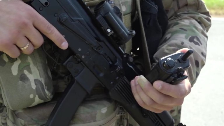 Брянскому горе папаше не дали нажиться на смерти сына в зоне СВО   guberniya tv obshhestvo 322218 Мужчина на 14 лет забыл о своём ребёнке Он не помогал сыну выгонял вместе с его матерью из дома и задолжал почти два миллиона рублей алиментов ƃℾ подписаться прислать новость