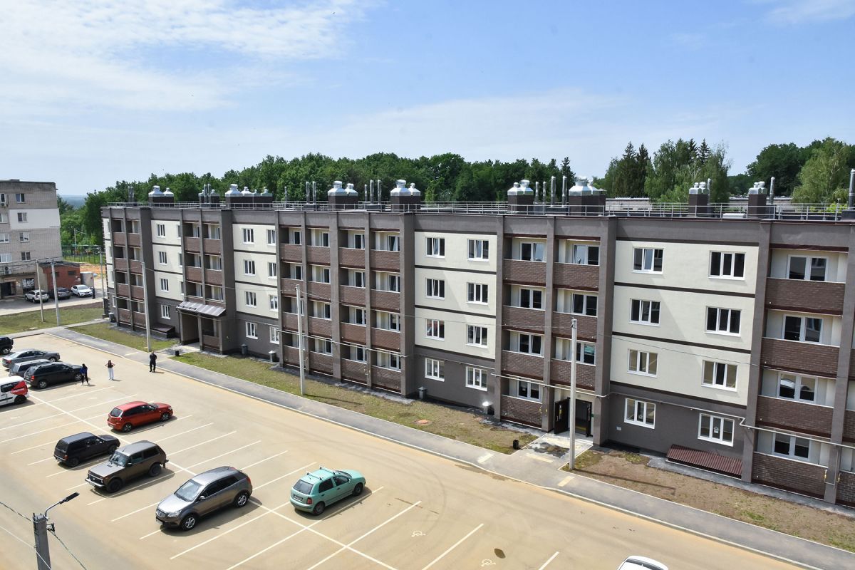 Сироты Тульской области получили новые квартиры 30 мая заместитель министра строительства Тульской области Павел Мусиенко и заместитель министра труда и социальной защиты региона Алена Костина вручили ключи от новых квартир детям-сиротам. Подробнее Подписаться