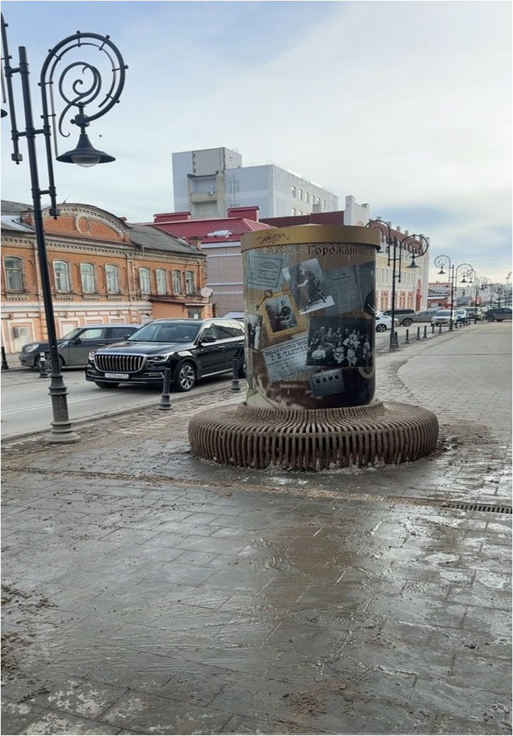 По сигналам от жителей в Ульяновске убрали мусор с городских пространств  Глава города Александр Болдакин на штабе по развитию города заслушал доклад о проведённых работах по наведению чистоты и порядка  - В связи с малым количеством снега на территории города ульяновцы сообщают о скоплении бытового мусора на городских пространствах. Соответствующие сигналы получил от горожан относительно состояния улицы Федерации, Маришкиного родника и других знаковых мест Ульяновска. Такая ситуация абсолютно недопустима. Наведение чистоты и порядка на закреплённых территориях – это прямая и самая главная обязанность глав районных администраций и профильных городских служб. Поручил оперативно отрабатывать поступающие обращения, - подчеркнул Александр Болдакин  После сообщений в социальных сетях о скоплении мусора на улице Федерации территория была очищена в оперативном порядке. Также администрацией Ленинского района и другими подразделениями администрации города 7 февраля был организован санитарный день на Маришкином роднике  Подробнее на сайте