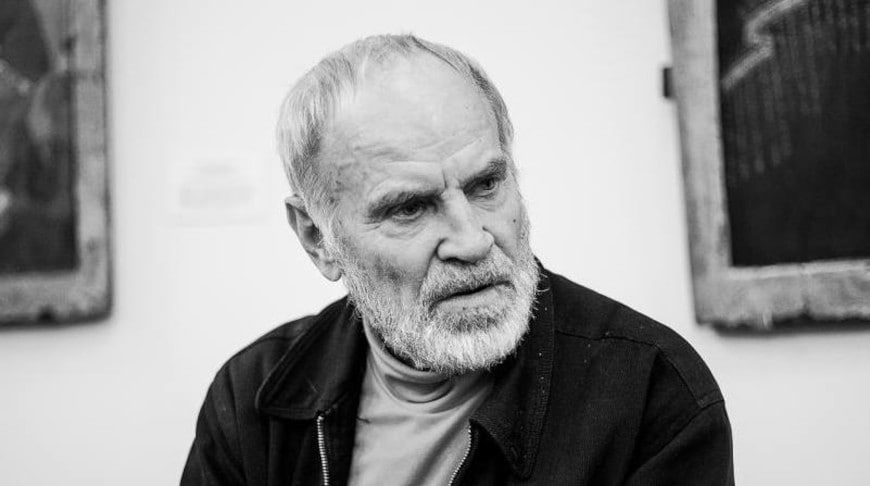 Умер легендарный кинооператор и режиссер Анатолий Заболоцкий Он скончался на 91 м году жизни сообщили в Союзе кинематографистов Заболоцкий снял те самые фильмы которые до сих пор любят и пересматривают в России Среди них Калина красная Печки лавочки Альпийская баллада Слово для защиты Всего Заболоцкий помог создать около 50 кинокартин Позже он нашел себя в фотографии выпустил 26 альбомов публиковал мемуары Причина смерти режиссера пока не известна   Подпишитесь на Абзац TG VK Дзен MAX Rutube