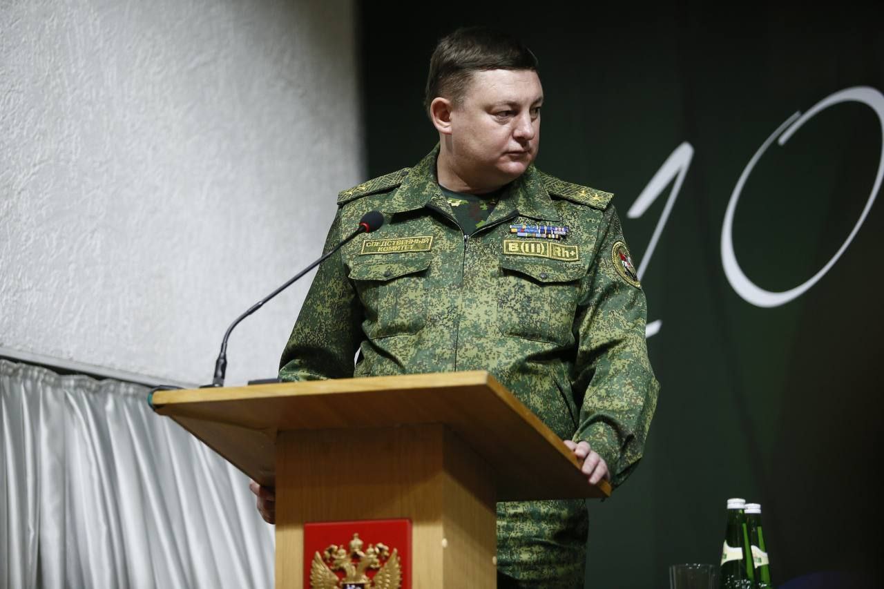 В Следкоме пересменок – народу представили нового руководителя рязанского управления ведомства. Разгребать и подчищать косяки Владимира Никешкина назначили Олега Васильева, до этого возглавлявшего главное следственное управление по Северо-Кавказскому федеральному округу. Этот фанеру найдёт.