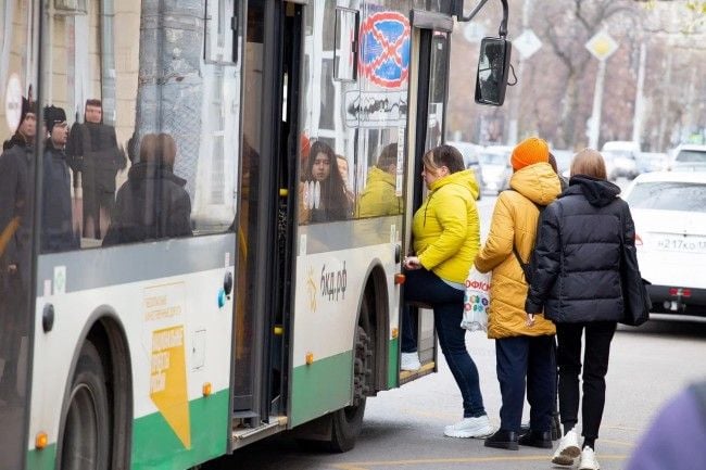 Во Владимире автобусу 1С ищут нового перевозчика    Администрация Владимира выставила на торги автобусный маршрут 1С, сейчас его обслуживает «Владимирпассажиртранс», но 20 ноября могут найти нового перевозчика.  ↗  Прислать новость   Подписаться