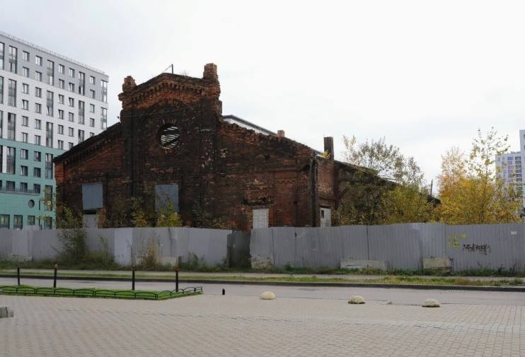 Почта России выставила на торги склад у Балтийского вокзала почти за 120 млн рублей Российский аукционный дом назначил на 27 ноября торги по продаже непрофильного имущества госкомпании Здание площадью 2 8 тыс м2 с участком почти 0 5 га расположено по на набережной Обводного канала дом 118 корпус 3 Склад является объектом культурного наследия регионального значения в реестре памятников оно значится как Товарный пакгауз южный Варшавского вокзала вторая половина XIX века Он находится в аварийном состоянии и отключён от всех коммуникаций Российский аукционный дом Подписаться на DP RU