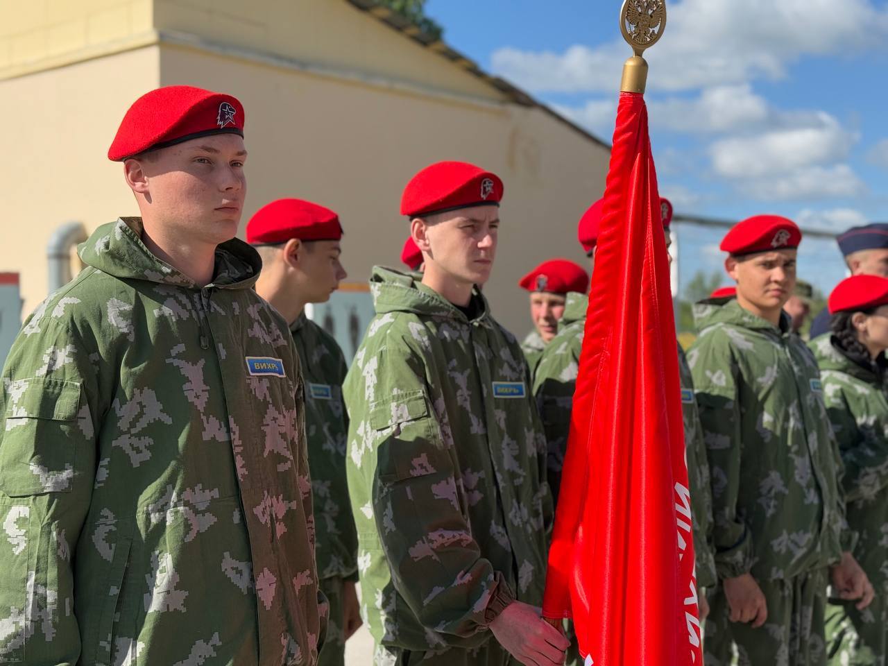 Василий Носков: Финал регионального этапа Всероссийской военно-патриотической игры «Зарница 2.0» Более 87 тысяч школьников и студентов уже прошли отборочный, муниципальный и зональный этапы. А сейчас, 29 и 30 мая, в стенах Новосибирского института войск национальной гвардии — региональный этап! Наши будущие защитники демонстрируют силу, ловкость и знания. Гордость за каждого участника! Впереди — окружной этап в июне и финал в сентябре! Желаю успехов нашим ребятам!