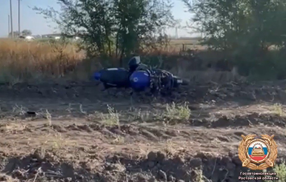 Сегодня ранним утром в Багаевском районе Ростовской области погиб мужчина-мотоциклист. По предварительным данным ГАИ, водитель 1981 года рождения за рулем мотоцикла Yamaha не справился с управлением, на скорости съехал с дороги и врезался в дерево. Мужчина погиб на месте.  Авария произошла около 6 часов на автодороге «Манычская - Красный - Отрадный». На месте происшествия работают сотрудники ГАИ и следователи. Все обстоятельства ДТП устанавливаются.  Фото — ГАИ РО  Подписаться    Прислать новость