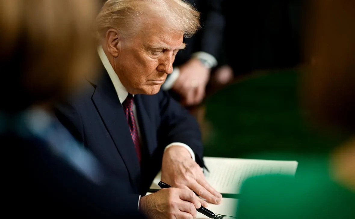 Британия после критики Трампа остановила процесс передачи архипелага Чагос Правительство Великобритании приостановило свой план по передаче суверенитета над архипелагом Чагос после того как не смогло заручиться поддержкой США пишет vedomosti ru со сылкой на Bloomberg   telegra ph Britaniya ostanovila process peredachi arhipelaga CHagos Mavrikiyu 04 12
