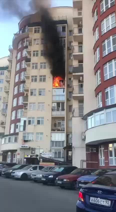 Пожар в севастопольской многоэтажке: квартира на 6 этаже локализована без жертв