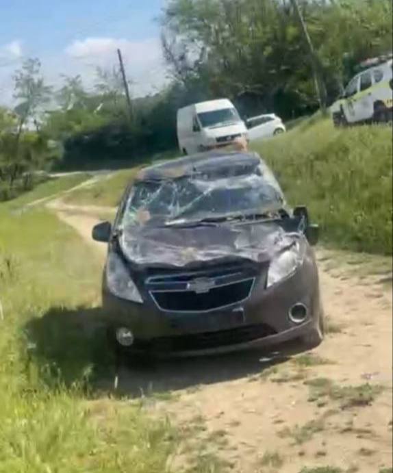 ДТП в Вулканештах: Renault перевернулся, пострадал Chevrolet Spark Сегодня в городе Вулканешты, на улице Советской армии, произошло серьёзное дорожно-транспортное происшествие с участием двух автомобилей — Renault Kangoo и Chevrolet Spark. По предварительным данным, в результате столкновения Renault перевернулся на крышу, а Chevrolet получил серьёзные повреждения передней части кузова. На место оперативно прибыли сотрудники полиции и медицинская служба. К счастью, по имеющейся информации, жертв удалось избежать. Обстоятельства и причины аварии устанавливаются.