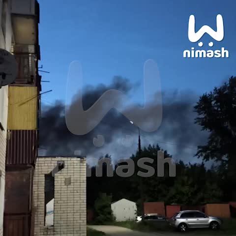 Пожар на территории цеха «ЗМЗ»: горит грузовой автомобиль с цистерной