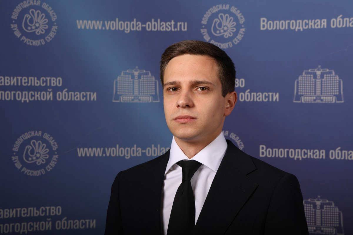 Новым руководителем представительства Вологодской области в Москве назначен Герман Юрьевич Рябинкин, который ранее занимал должность заместителя руководителя администрации губернатора.  Губернатор Георгий Филимонов области рассказал о том, что провел рабочую встречу с новым руководителем представительства Вологодской области в Москве.  «Комплексно реформируем систему работы региональных представительств, - отметил Георгий Филимонов. - От областного Правительства московское подразделение курирует первый замгубернатора Иван Борисович Иноземцев».