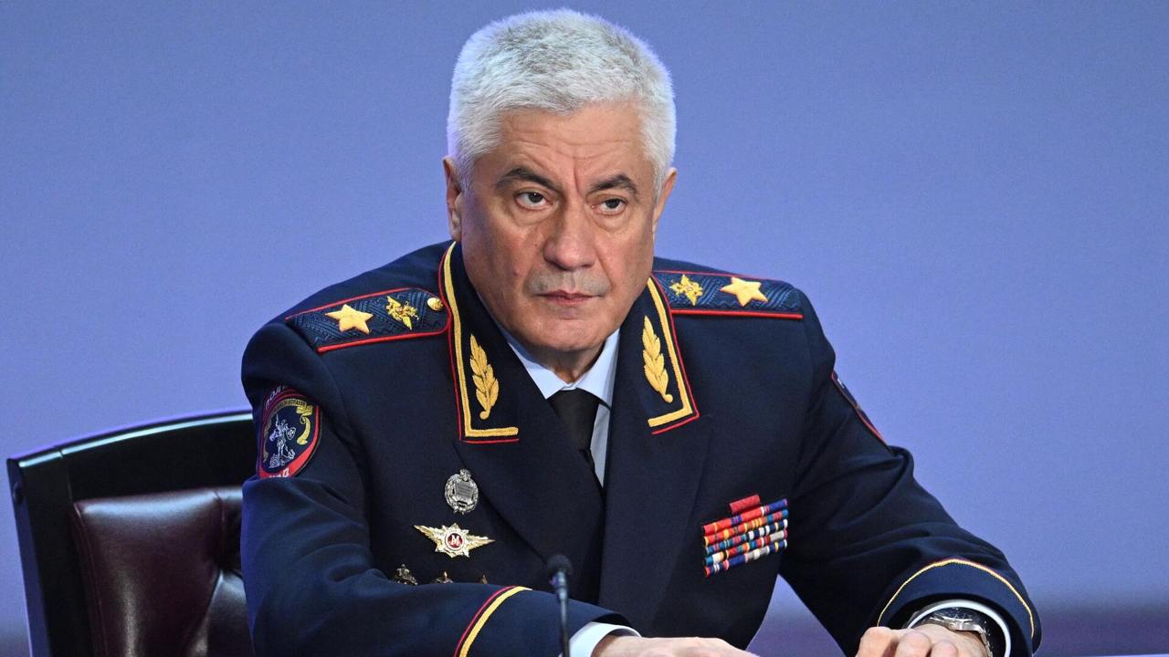 Безработные, отчисленные из ВУЗа и непрошедшие дактилоскопию мигранты должны покинуть Россию Об этом заявил глава МВД Владимир Колокольцев.