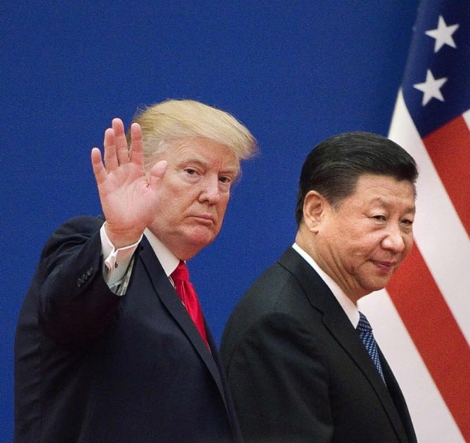 Дональд Трамп и Си Цзиньпин могут провести встречу до саммита АТЭС в Южной Корее или во время него Об этом пишет South China Morning Post. По данным источников, глава США рассматривает визит в Китай перед поездкой на форум, который пройдёт с 30 октября по 1 ноября. Подписаться Перекличка