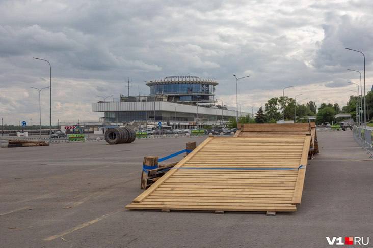 На нижней террасе Центральной набережной пройдут соревнования по мотоспорту Российской суперэндуро серии. В программе — трюки, прыжки, пиротехническое шоу, живая музыка и розыгрыш мотоцикла Приходите 29 июня, начало 15:00. Вход свободный! Подписаться Прислать новость