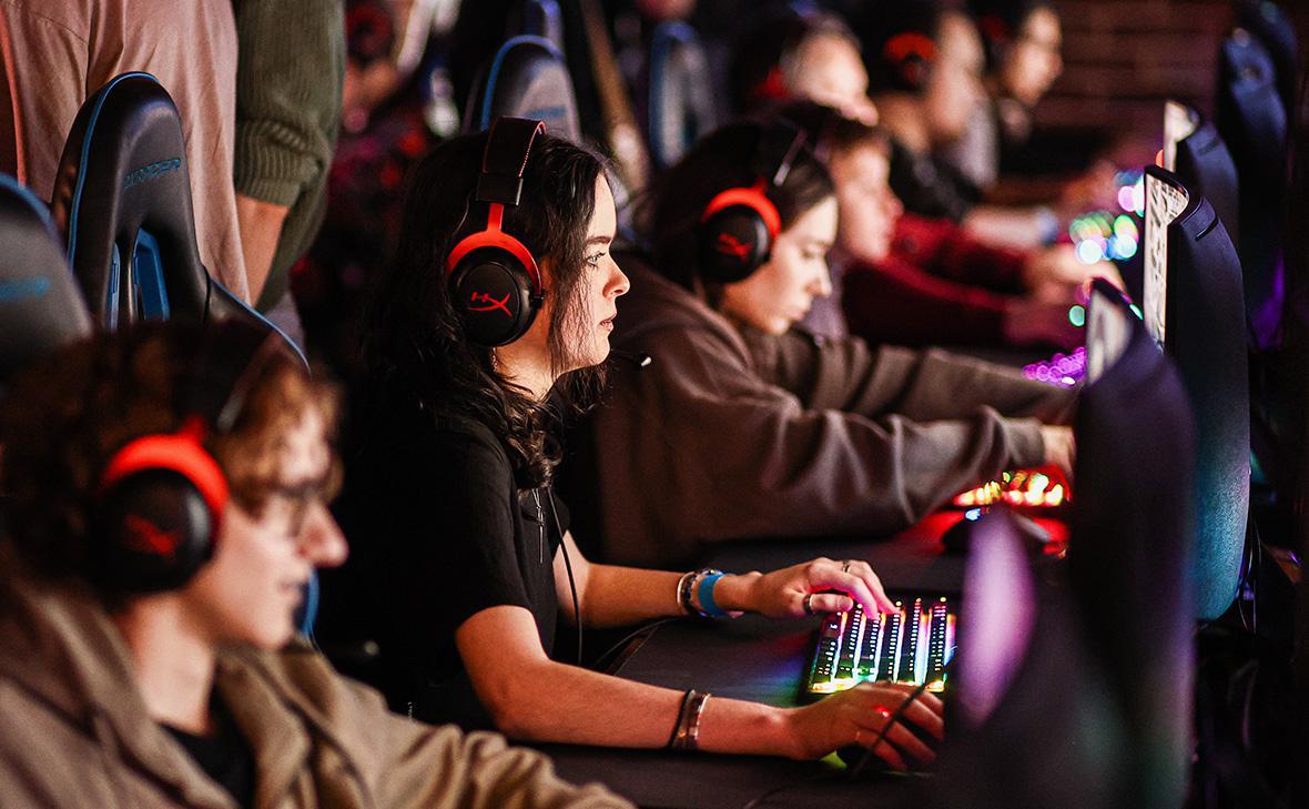 Россияне потратили на видеоигры около 2 3 млрд в 2025 году а количество пользователей достигло 106 млн человек говорится в исследовании Организации развития видеоигровой индустрии Две трети геймеров имеют стабильную работу но у большинства нет высшего образования Telegram Дзен MAX