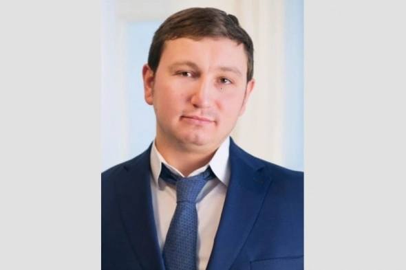 Крым Арсений Козловский назначен министром транспорта региона Министром транспорта Крыма стал Арсений Козловский передает корр ИА SevastopolMedia Указ главы региона Сергея Аксенова опубликовали на официальном портале правительства РК Назначить Козловского Арсения Дмитриевича на государственную должность РК замещаемую на профессиональной основе министра транспорта Республики Крым на срок полномочий главы РК говорится в документе Он родился 4 декабря 1985 года в Ленинабадской области Таджикистана имеет высшее образование и проходил службу с 2003 по 2013 год Свою трудовую деятельность он начал в 2008 году а с 2014 по 2024 год работал в сфере жилищно коммунального хозяйства и дорожного благоустройства Московской области В 2020 году был отмечен благодарностью министра транспорта России Обладает классными чинами муниципального советника Московской области III класса и действительного государственного советника Вологодской области III класса С декабря 2024 года Арсений Козловский занимал пост первого заместителя министра транспорта Республики Крым  Подписаться на наш канал   www kommersant ru doc 8159897   sevastopolmedia ru news 2274349