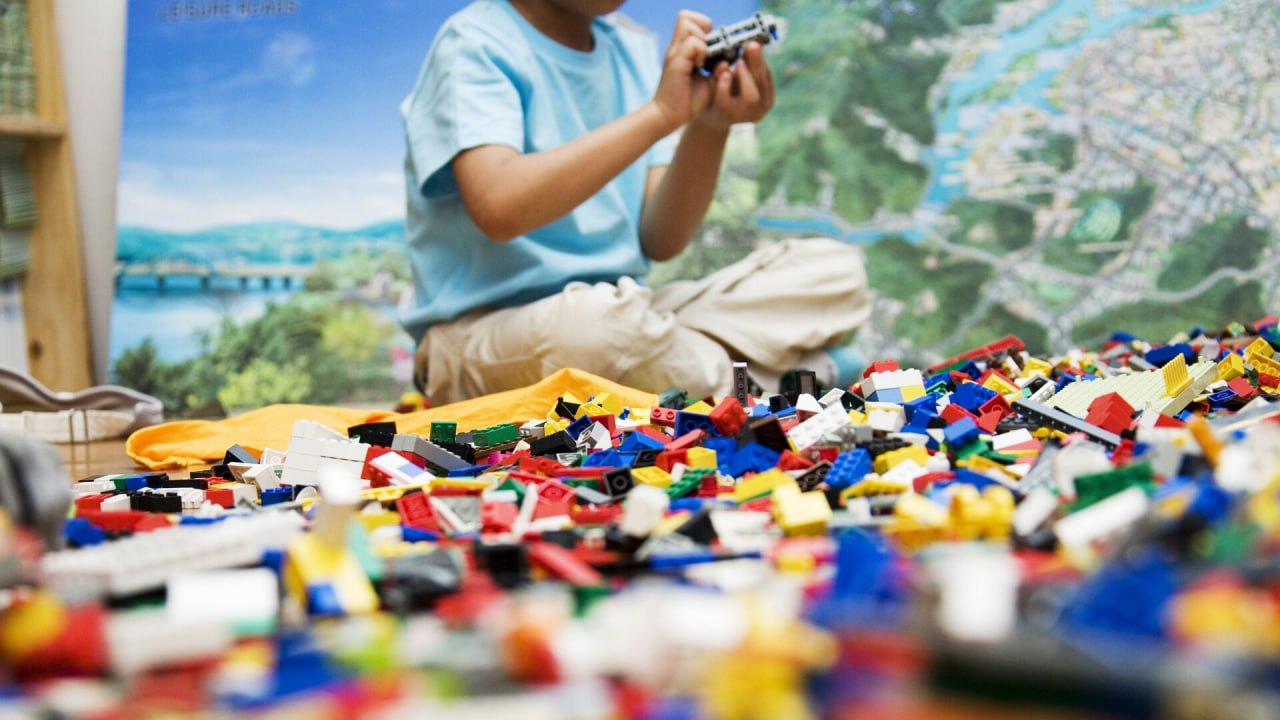 В Минпросвещения анонсировали изменение стандарта работы детских садов В них нужно усилить воспитательную составляющую заявил глава ведомства Сергей Кравцов В интервью РИА Новости министр рассказал что будут подготовлены рекомендации по современному и безопасному оформлению пространств дошкольных учреждений в том числе для детей с ограниченными возможностями здоровья Подписаться на Говорит Москва Telegram VK MAX