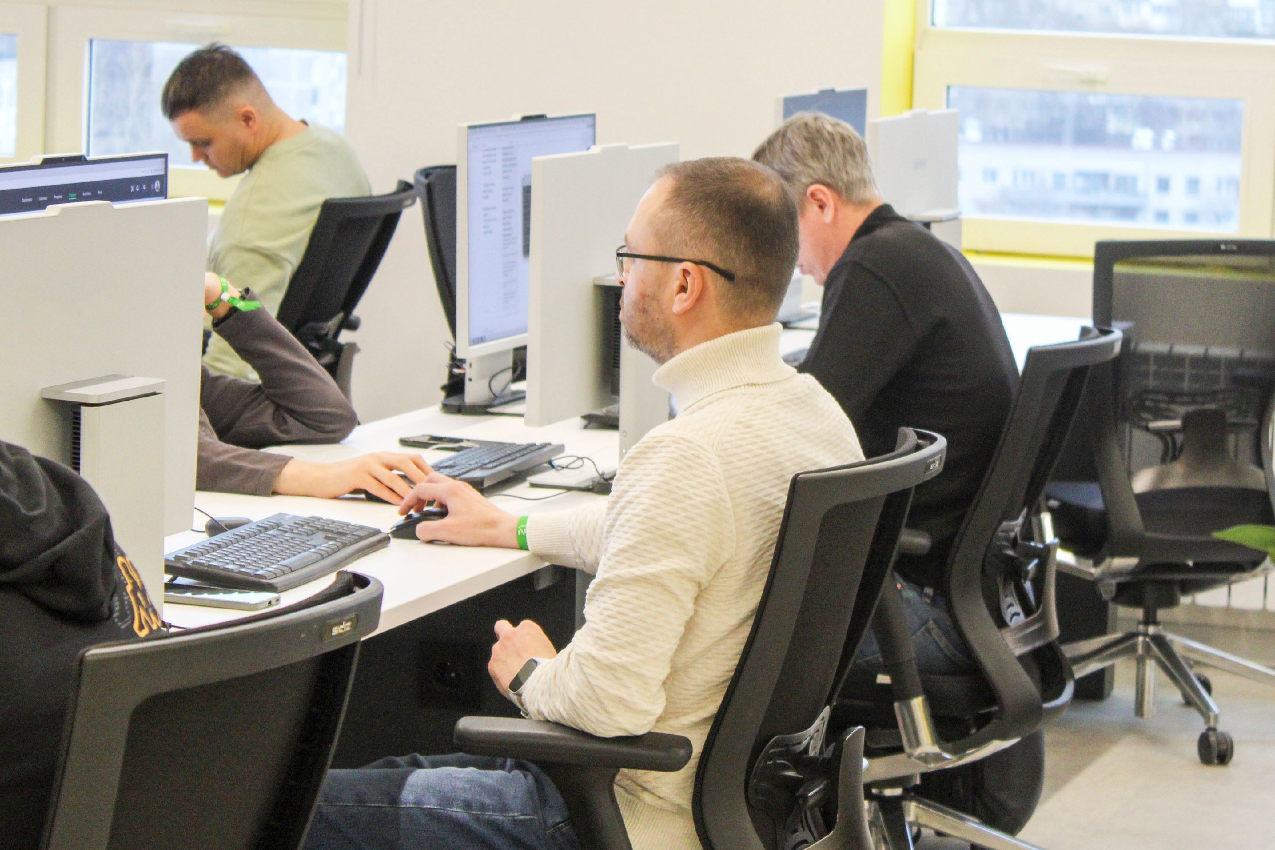 Стало известно каким будет режим работы россиян в 2026 году МОСКВА 28 декабря ФедералПресс В следующем году россиян не ждет шестидневная рабочая неделя однако в 2027 м ситуация может немного измениться Об этом заявила Светлана Бессараб депутат Госдумы от фракции Единая Россия входящая в комитет по труду социальной политике и делам ветеранов Подробнее