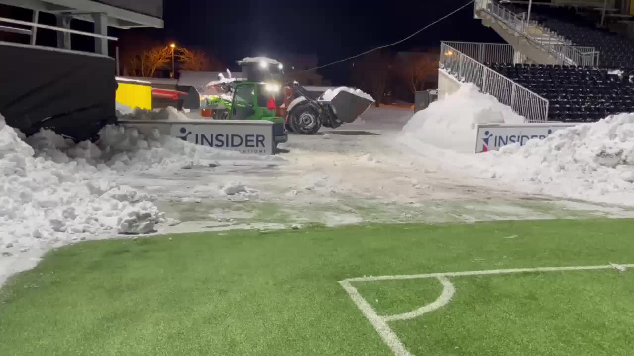 Буде Глимт готовится к матчу Лиги чемпионов с Интером на заснеженном стадионе