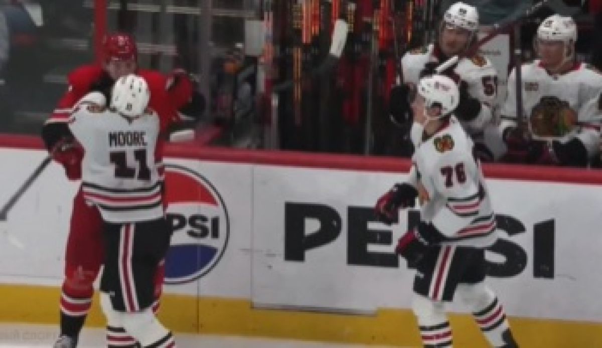 Орловец Никишин за 15 секунд нокаутировал двух соперников   newsorel ru fn 1790574 html Орловский хоккеист Александр Никишин из Каролины за секунды нейтрализовал двух игроков Чикаго Узнайте как это повлияло на исход матча   Прислать новость Подписаться   Мы в MAX