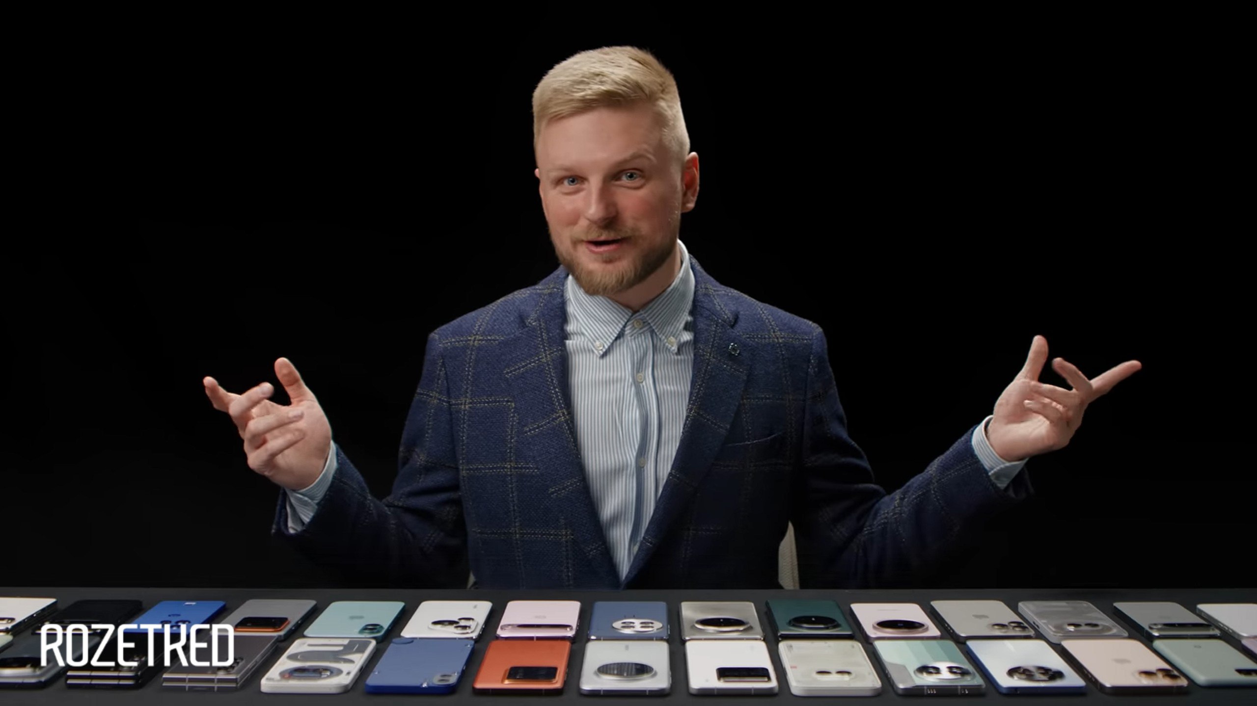 Инсайд в 2026 году смартфоны ухудшатся в характеристиках и вдобавок подорожают Сообщается что нескончаемый кризис памяти привёл к тому что производители смартфонов почти полностью откажутся от моделей с 16 ГБ оперативной памяти При этом в базовых версиях флагманов всё чаще начнут встречаться 6 и 8 ГБ ОЗУ вместо 12 ГБ Середняки также могут похудеть вместо стандартных 8 ГБ в базе можно будет встретить 6 и даже 4 ГБ ОЗУ Несмотря на всё это цены не уменьшатся и даже не останутся на прежнем уровне а вырастут rozetked me news 43281